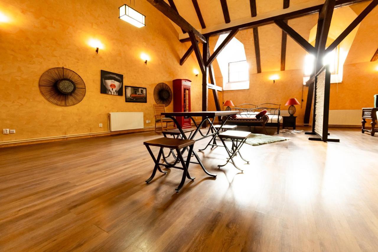 The Attic - Large Open-Space In The Old Town Of Brasov, Minutes Away From The Black Church Eksteriør billede